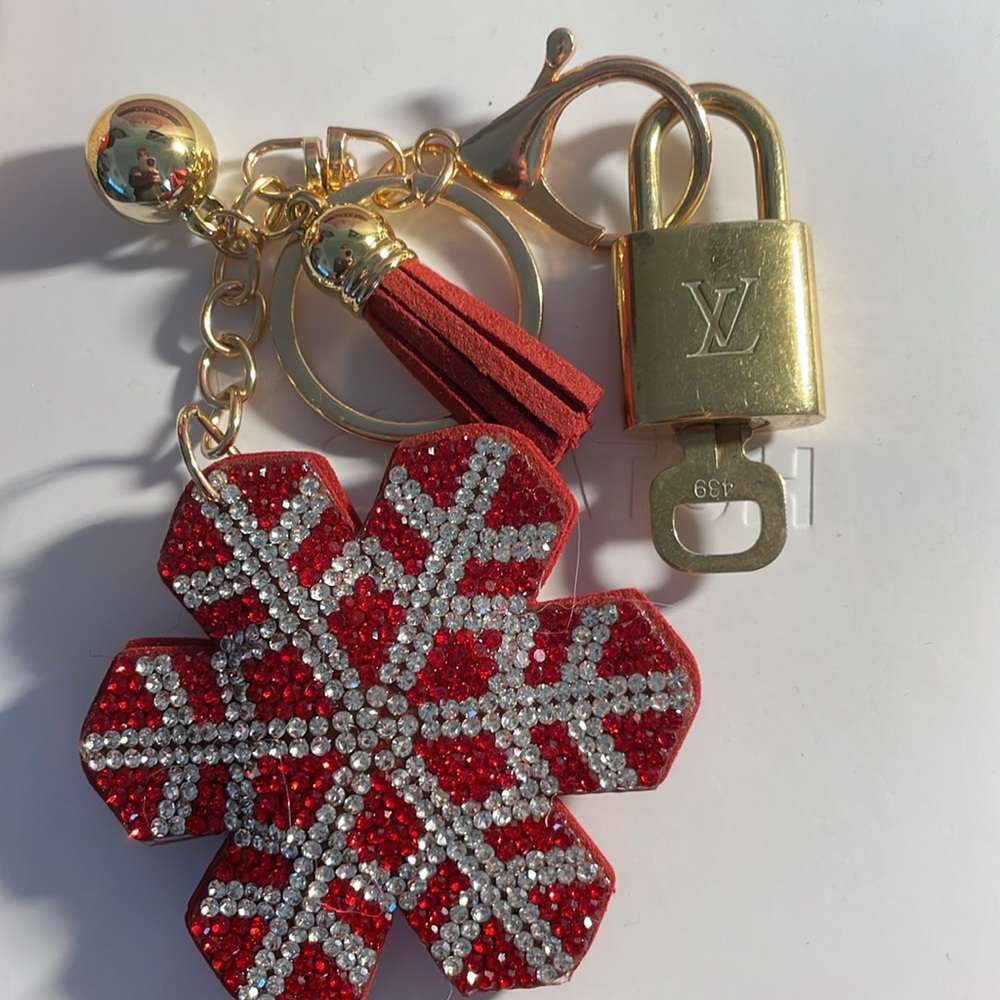 Louis Vuitton  # 439 Lock & Key w/ unbranded Key Chain / Bag Charm